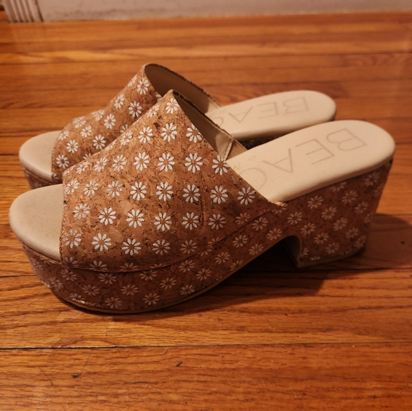 Clogs beach - Picture 3 of 4